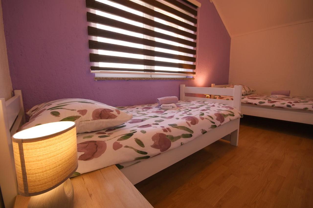 Apartments Sweet Home Otočac Eksteriør billede