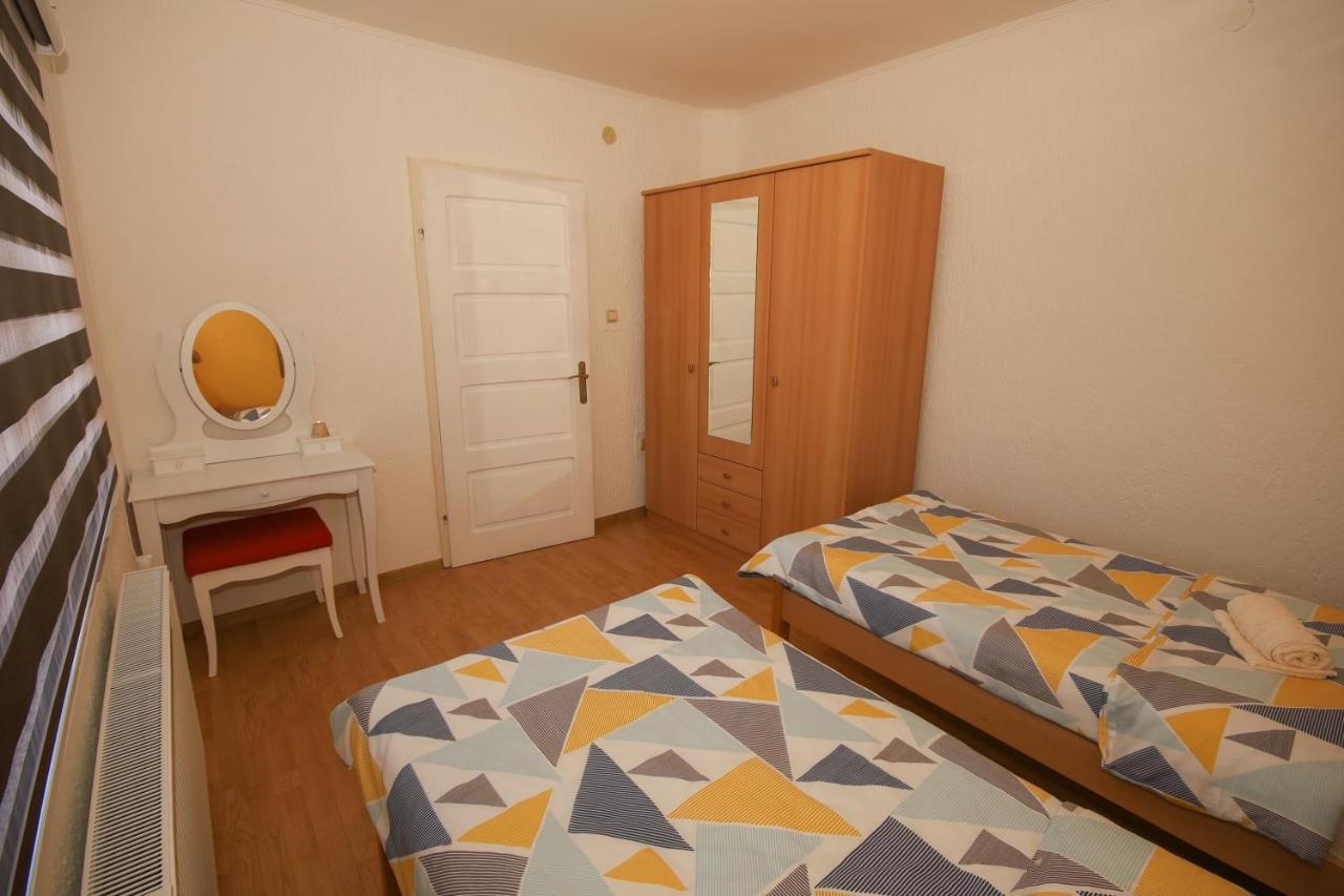 Apartments Sweet Home Otočac Eksteriør billede