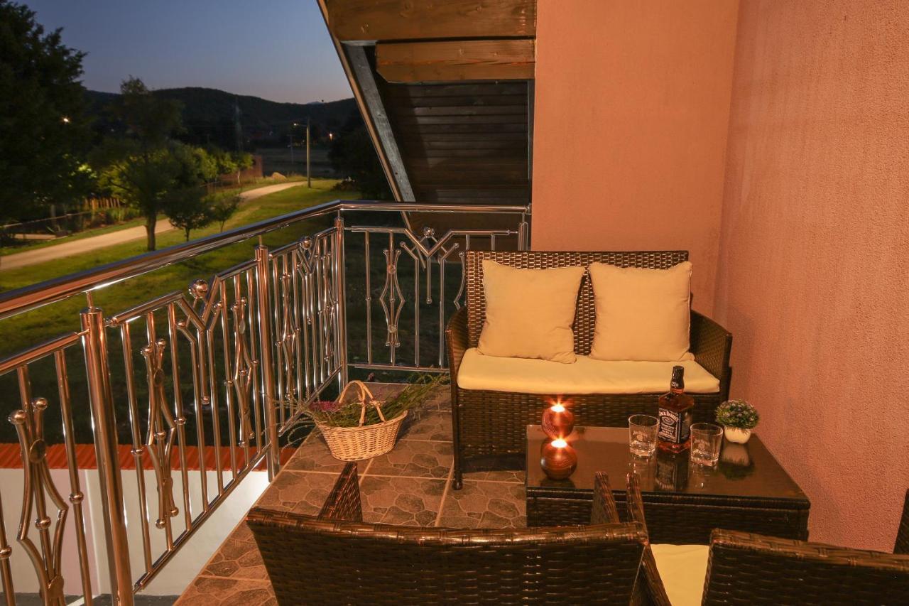 Apartments Sweet Home Otočac Eksteriør billede